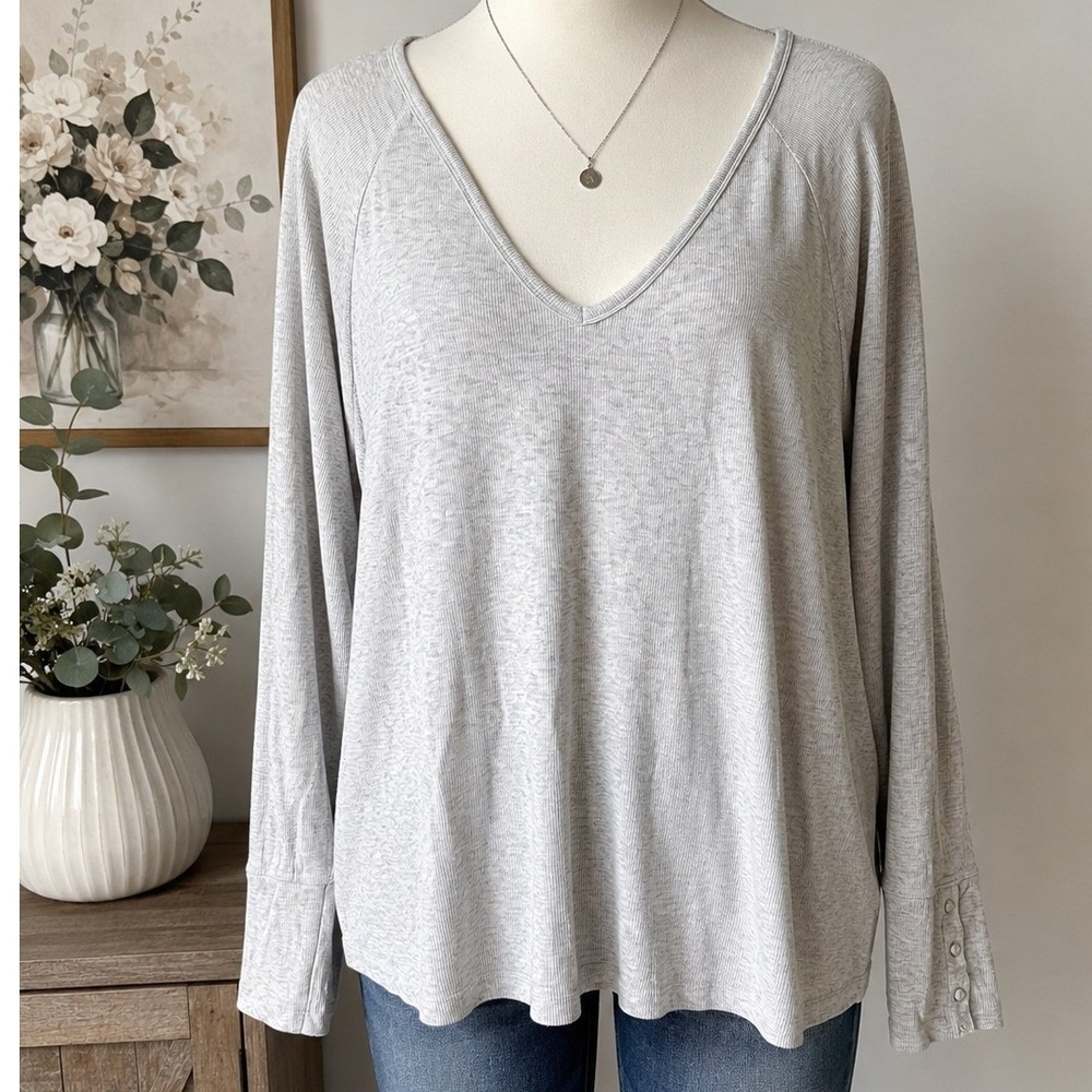 Maurices Womens Top‎ Gray Heather Ribbed V-Neck Button Cuff 4X